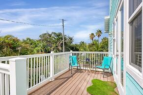 Aqua Vista 4 Bedroom Home by RedAwning