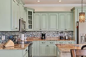 Aqua Vista 4 Bedroom Home by RedAwning