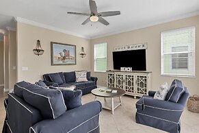 Aqua Vista 4 Bedroom Home by RedAwning