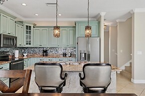 Aqua Vista 4 Bedroom Home by RedAwning