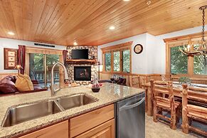 Timber Wolf Lodge 10d 2 Bedroom Condo by RedAwning