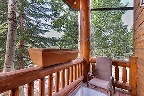 Timber Wolf Lodge 10d 2 Bedroom Condo by RedAwning