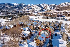 Timber Wolf Lodge 10d 2 Bedroom Condo by RedAwning