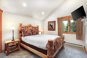 Timber Wolf Lodge 10d 2 Bedroom Condo by RedAwning