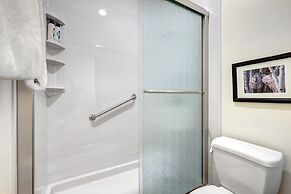 Timber Wolf Lodge 10d 2 Bedroom Condo by RedAwning