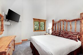 Timber Wolf Lodge 10d 2 Bedroom Condo by RedAwning