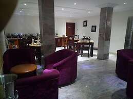 Le Ville Hotel and Suites