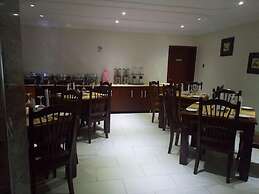 Le Ville Hotel and Suites