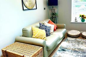 Brand New Coastal Breeze -family Friendly- Parking