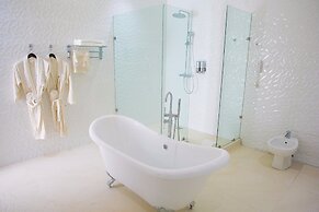 Echelon Heights Hotel