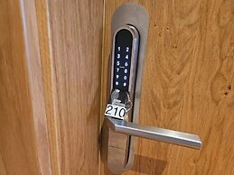 Flo's Design Suite, Rooms & Breakfast