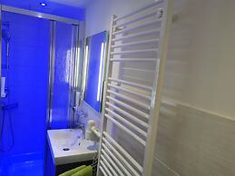 Flo's Design Suite, Rooms & Breakfast