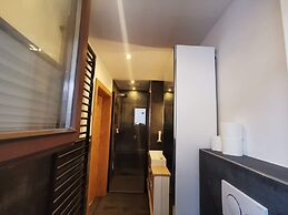 Flo's Design Suite, Rooms & Breakfast