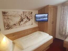 Flo's Design Suite, Rooms & Breakfast