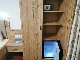 Flo's Design Suite, Rooms & Breakfast