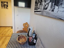 No1 - Flo's Rooms & Breakfast