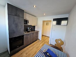 No1 - Flo's Rooms & Breakfast
