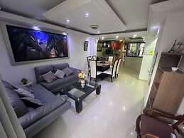 Casa Villa Carolina 5 min Puerta de Oro