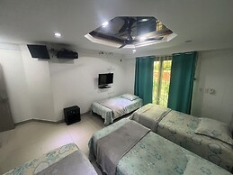 Casa Villa Carolina 5 min Puerta de Oro