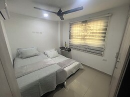 Casa Villa Carolina 5 min Puerta de Oro