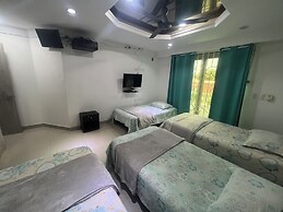 Casa Villa Carolina 5 min Puerta de Oro