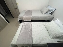 Casa Villa Carolina 5 min Puerta de Oro