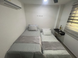 Casa Villa Carolina 5 min Puerta de Oro