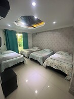 Casa Villa Carolina 5 min Puerta de Oro