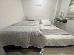 Casa Villa Carolina 5 min Puerta de Oro