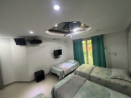 Casa Villa Carolina 5 min Puerta de Oro