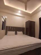Hotel Kiwi Inn Vijaynagar Scheme 78