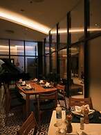 Arena Cam Ranh Beachfront Condotel