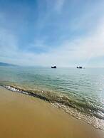Arena Cam Ranh Beachfront Condotel