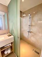 Arena Cam Ranh Beachfront Condotel