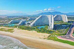 Arena Cam Ranh Beachfront Condotel