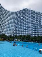 Arena Cam Ranh Beachfront Condotel