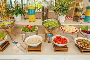 Arena Cam Ranh Beachfront Condotel
