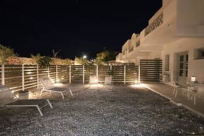 Airy suites santorini