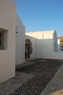 Airy suites santorini