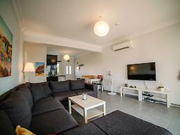 Sunny and Family Friendly Apartment Directly at the Pool