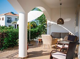 Sunny and Family Friendly Apartment Directly at the Pool