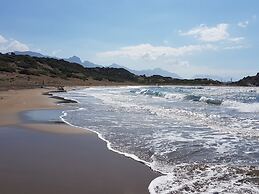 Sunny and Family Friendly Apartment Directly at the Pool