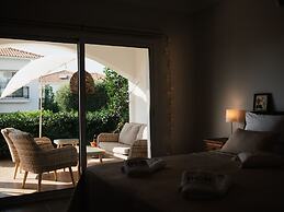 Sunny and Family Friendly Apartment Directly at the Pool