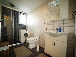 Sunny and Family Friendly Apartment Directly at the Pool