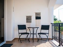 Sunny and Family Friendly Apartment Directly at the Pool