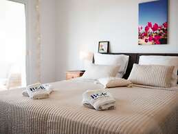 Sunny and Family Friendly Apartment Directly at the Pool