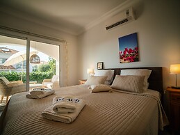 Sunny and Family Friendly Apartment Directly at the Pool