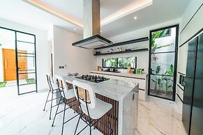 Villa Blue Water by GORO