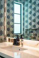 Villa Blue Water by GORO