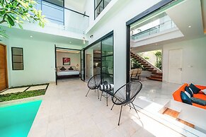 Villa Blue Water by GORO